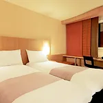 Ibis Hauptbahnhof Hotel 3*