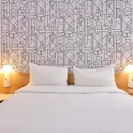 Ibis Hauptbahnhof Hotel 3*