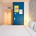 Ibis Hauptbahnhof Hotel 3*