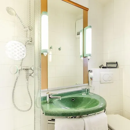 Ibis Hauptbahnhof Dusseldorf