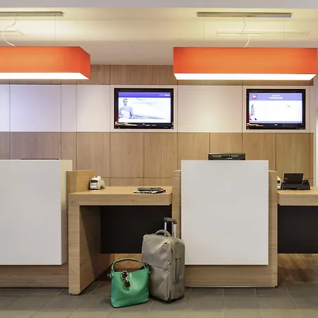 Ibis Hauptbahnhof מלון