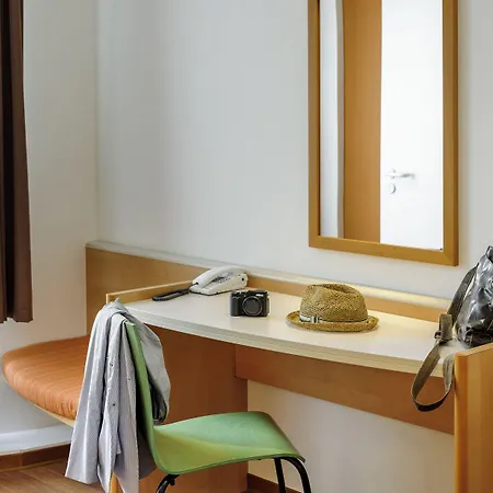 Hotel Ibis Hauptbahnhof 2*