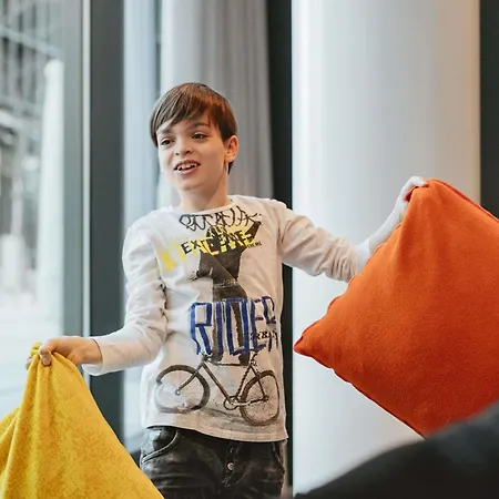 Hotel Ibis Hauptbahnhof 2*