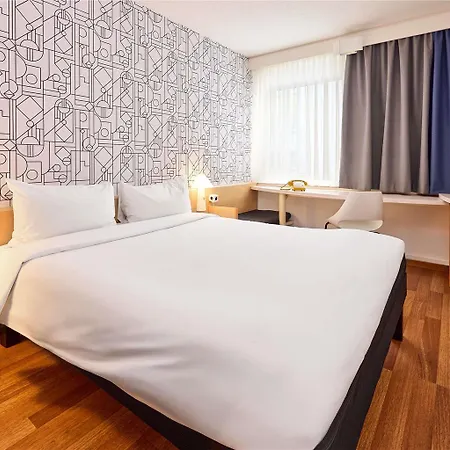מלון Ibis Hauptbahnhof 3*