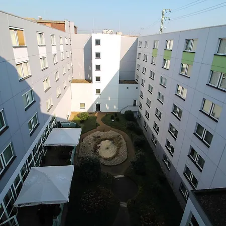 Ibis Hauptbahnhof 2*