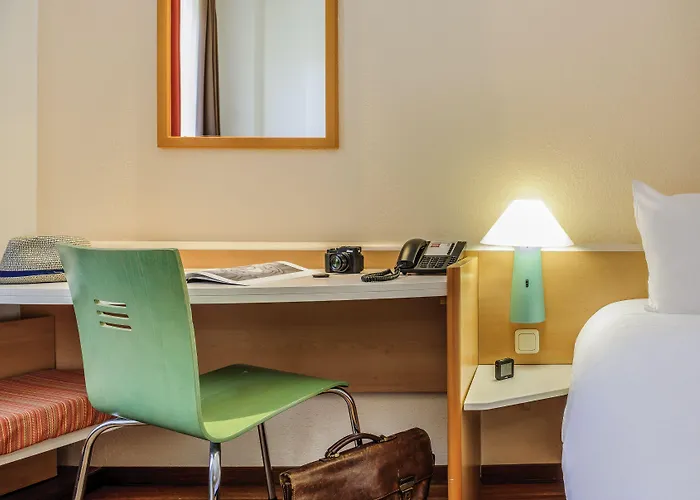 Ibis Hauptbahnhof Otel 3*