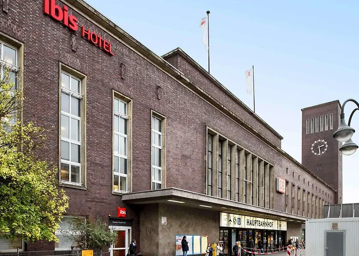 Ibis Hauptbahnhof Otel 3*