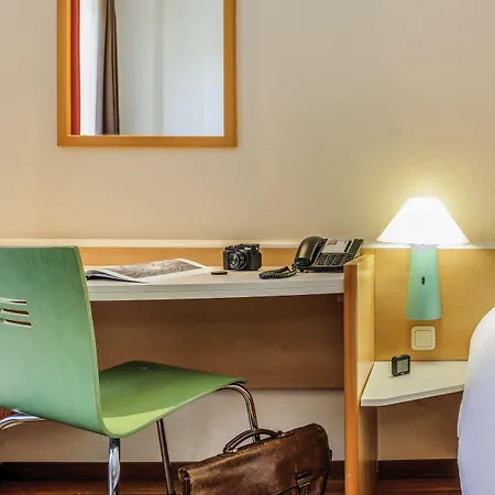 Ibis Hauptbahnhof מלון 3*
