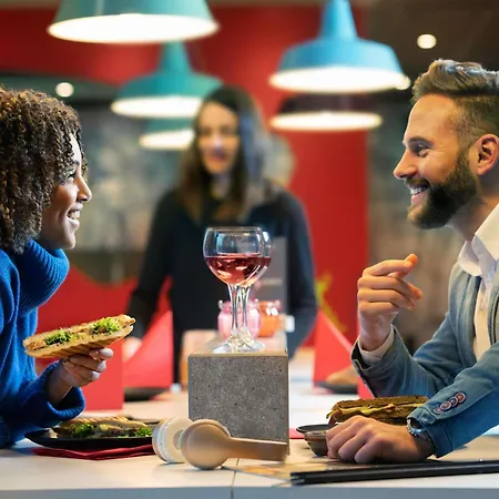 Otel Ibis Hauptbahnhof 2*