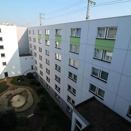 Ibis Hauptbahnhof Otel