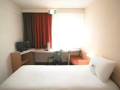 Otel Ibis Hauptbahnhof 2*