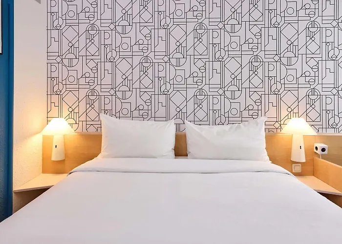 Ibis Hauptbahnhof Hotel 3*